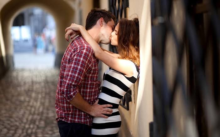 Seven Things You Should Be Looking For fall in love