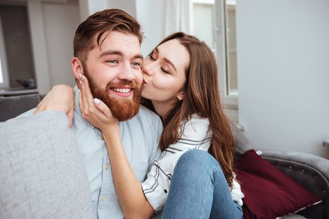 Men Attract Women About Feminity